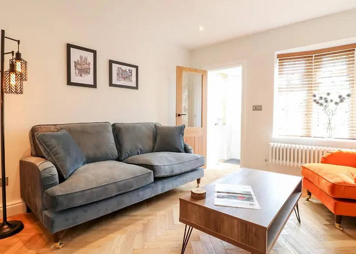 Minster Cottage - Cathedral Quarter With Permit Parking